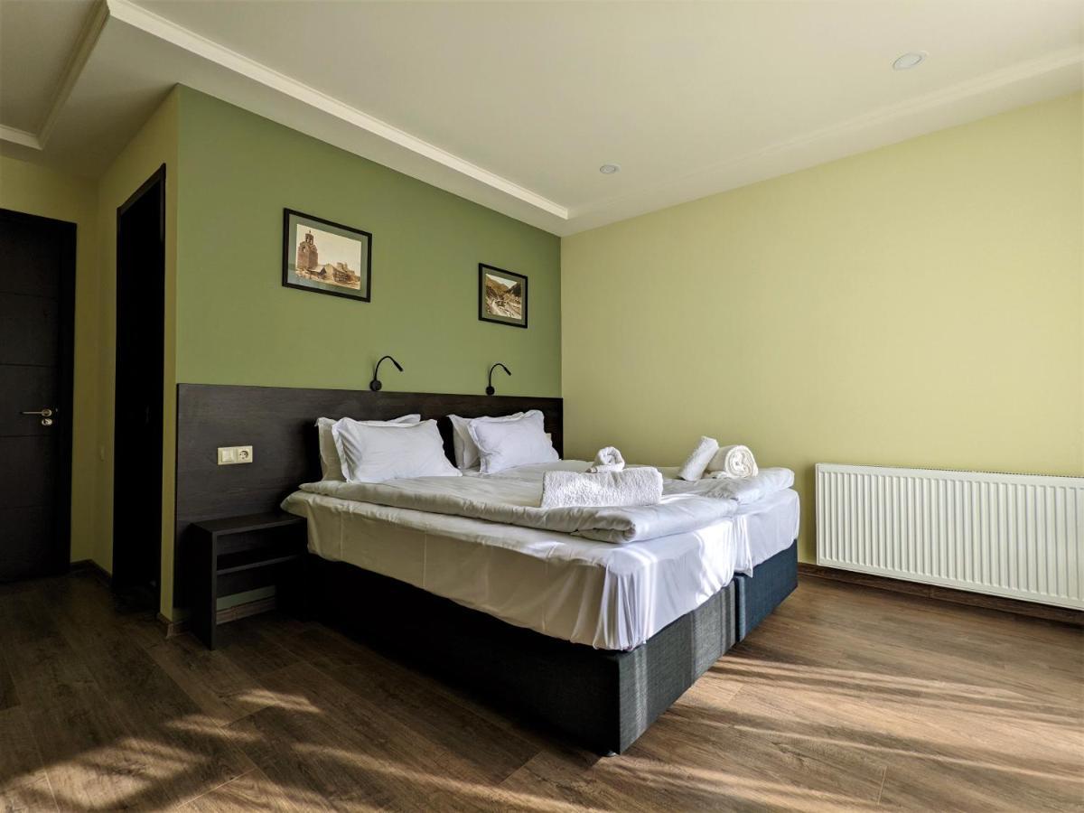 Milky Way Hotel Kazbegi Exterior photo